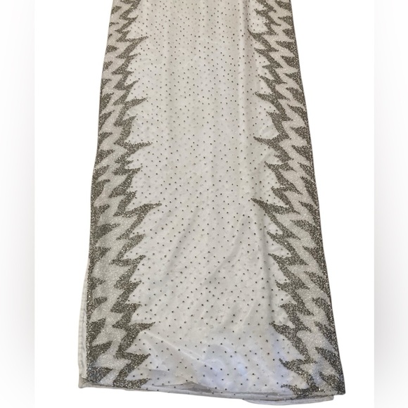 Je Matadi Beaded One-Shoulder Prom Dress, Gown, Sheath Dress White, Slit, Size 6 - Picture 5 of 11